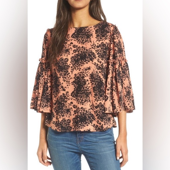 Hinge floral print coral and black butterfly sleeve top - Picture 1 of 6